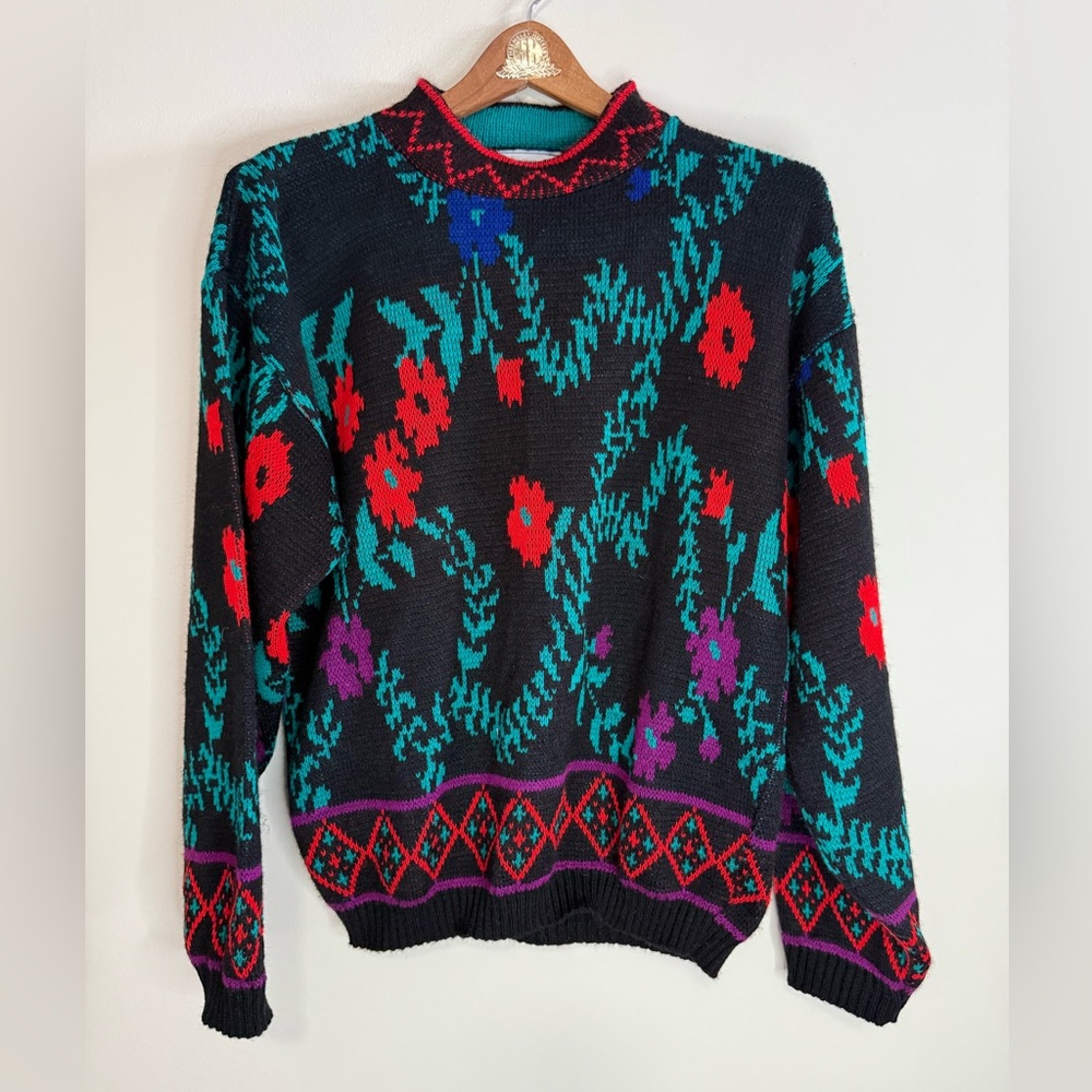 Cheryl Mills VINTAGE Floral Patterned colorful Sweater  in Size medium